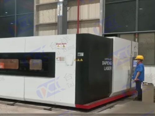 Plate laser cutting machine